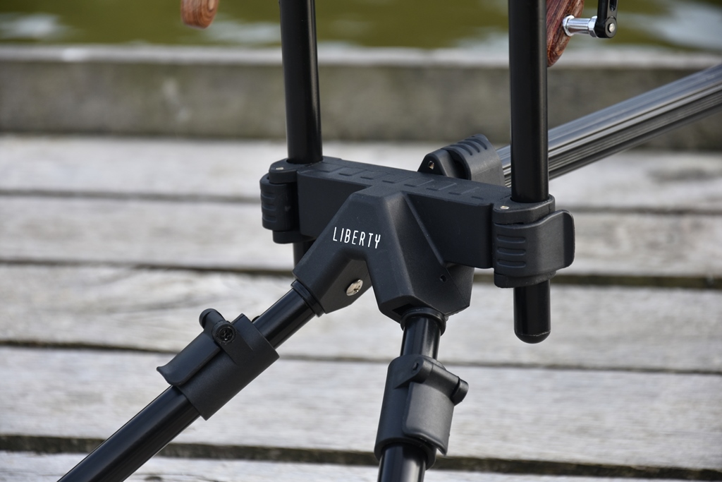 Giants fishing Kolíček s obratlíkem a kroužkem Screw with Ring Swivel Medium 10ks